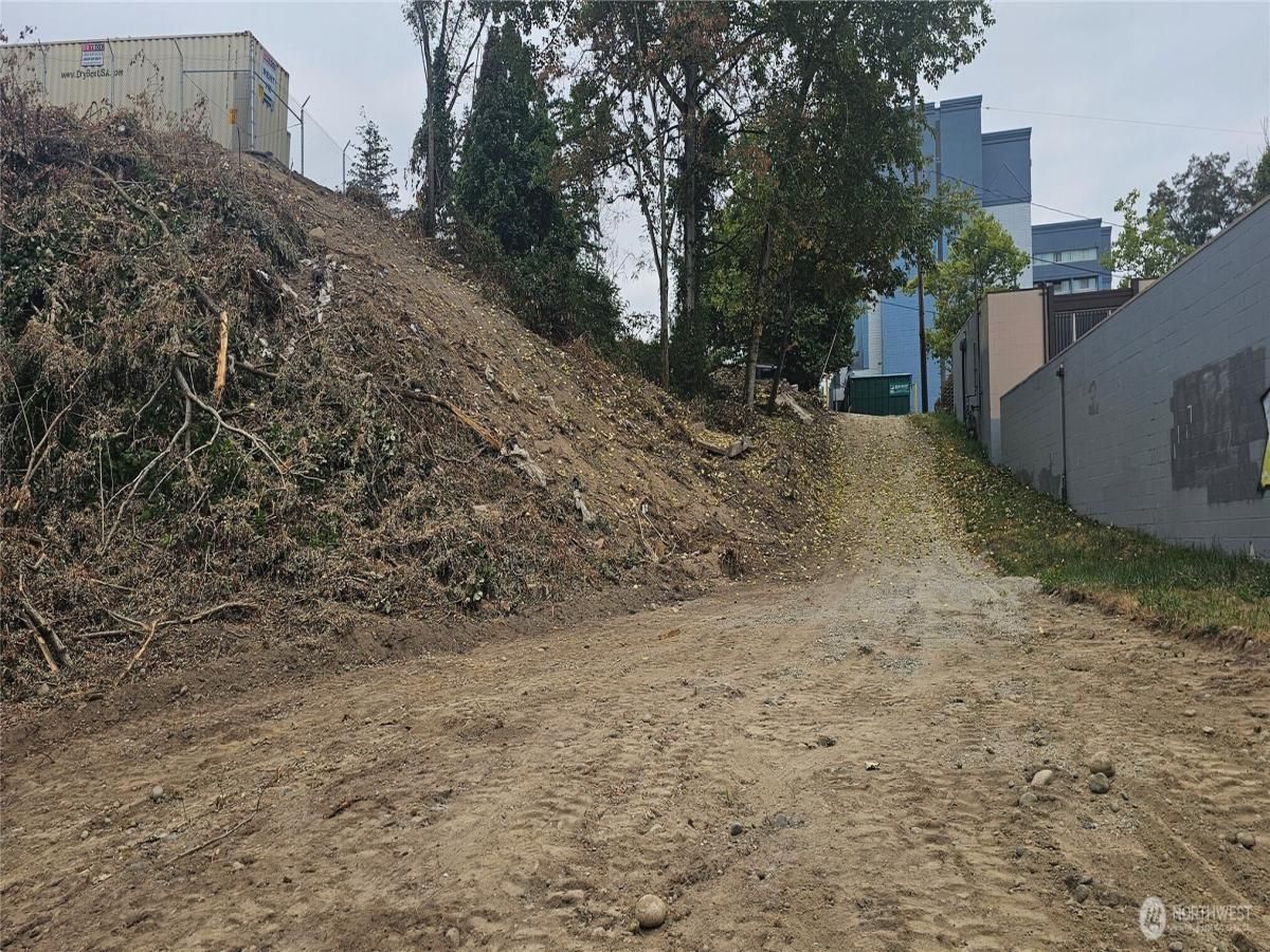 MLS #NWM2427369 image #0