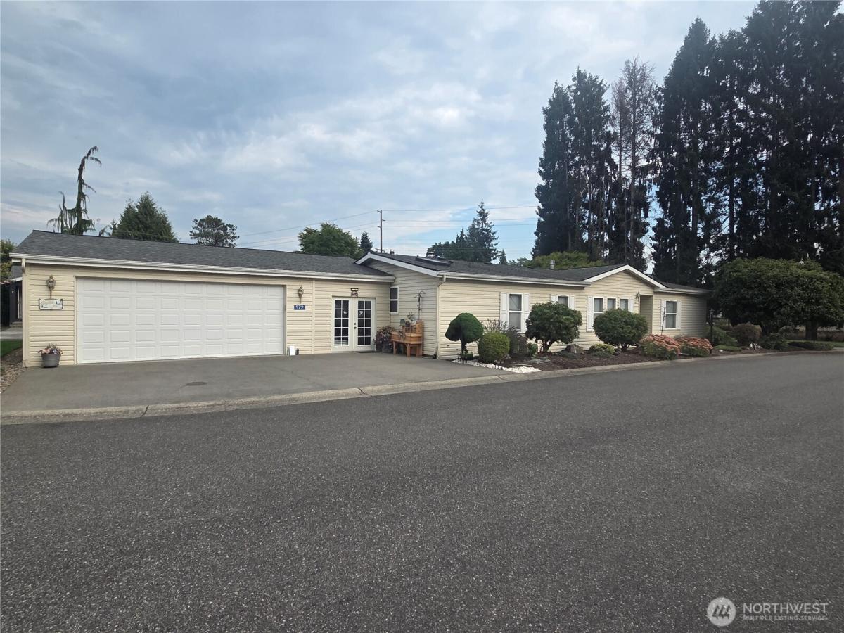 MLS #NWM2427473 image #0