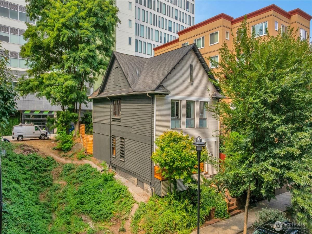 MLS #NWM2427483 image #0