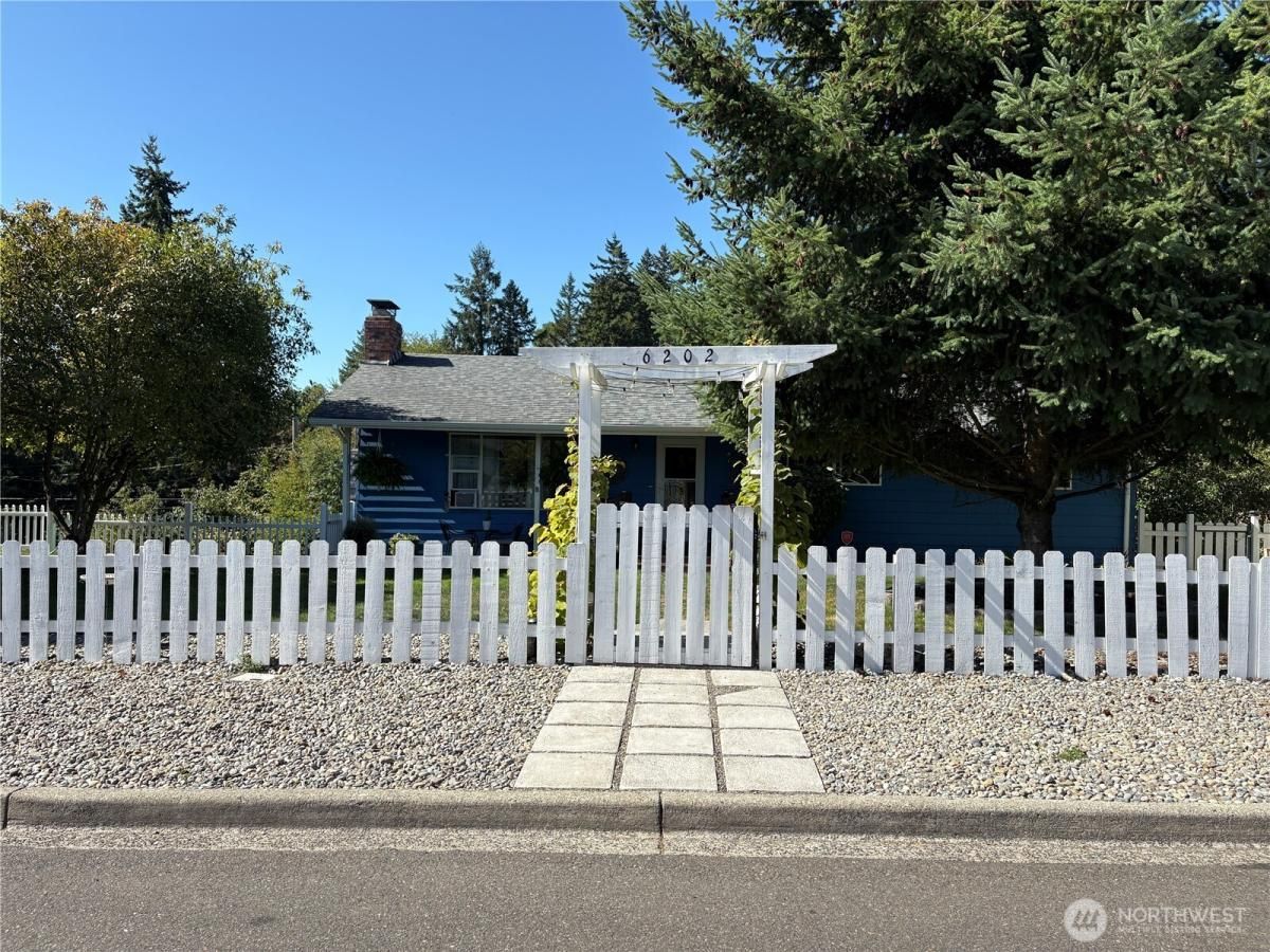 MLS #NWM2427533 image #0