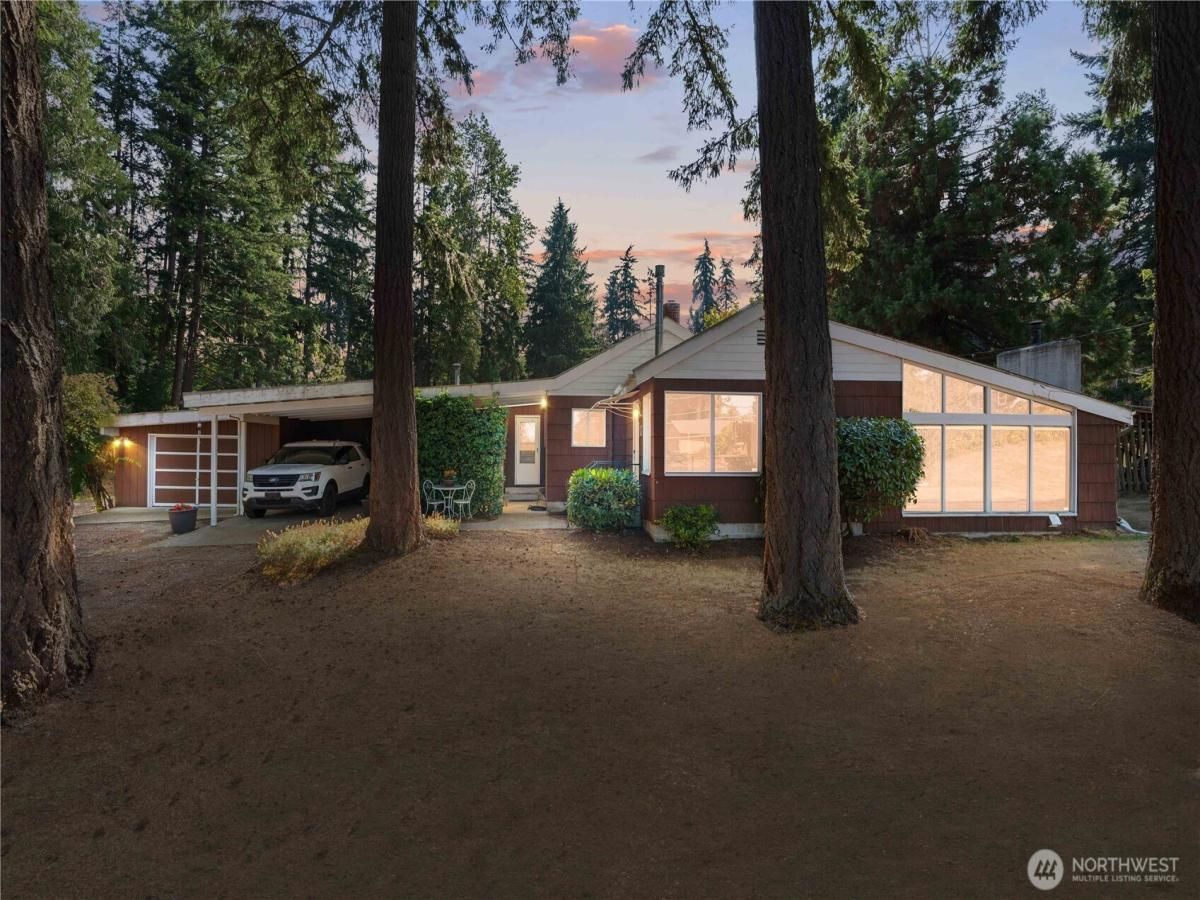 MLS #NWM2427680 image #0