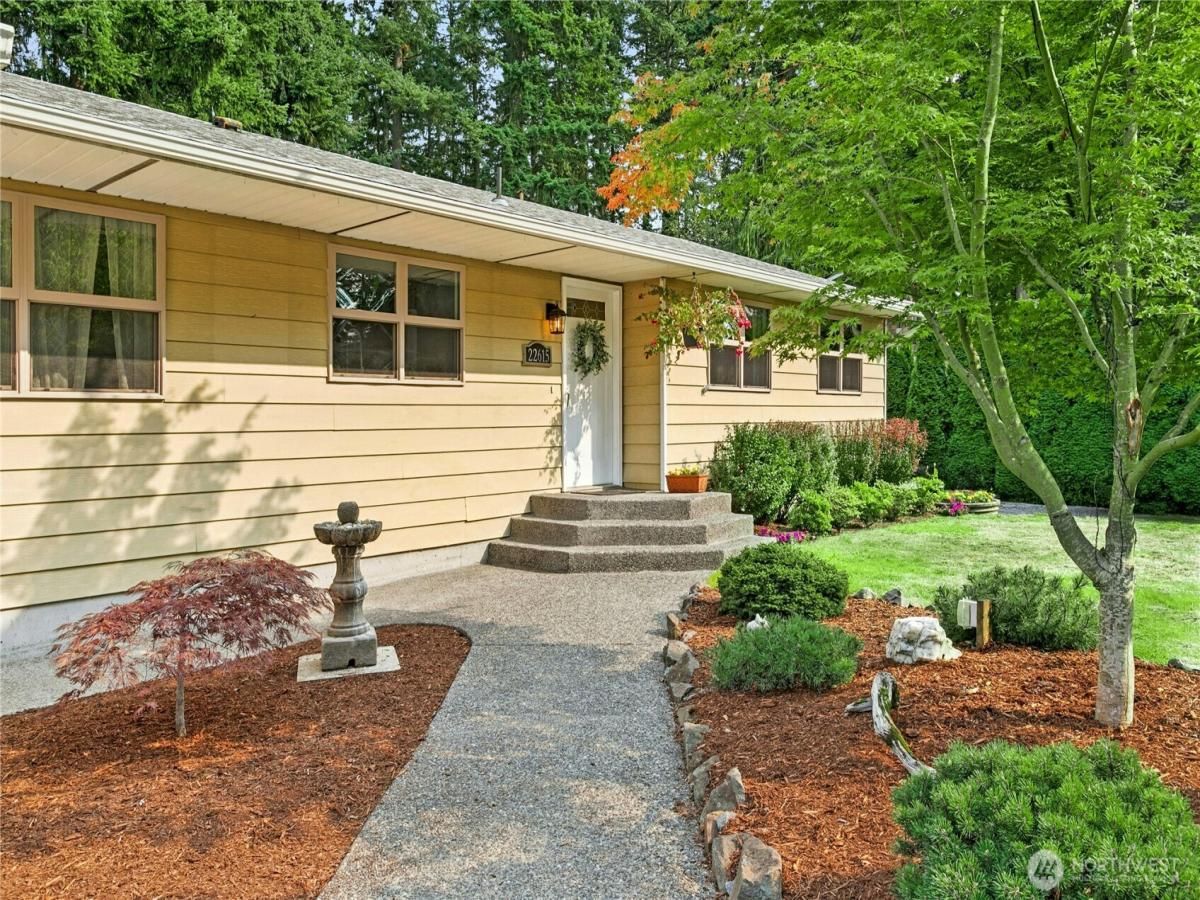 MLS #NWM2427689 image #0