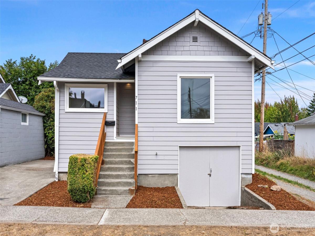 MLS #NWM2427725 image #0