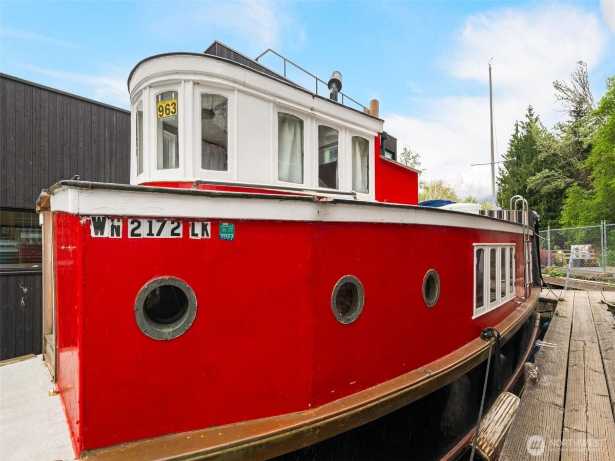 MLS #NWM2427746 image #0