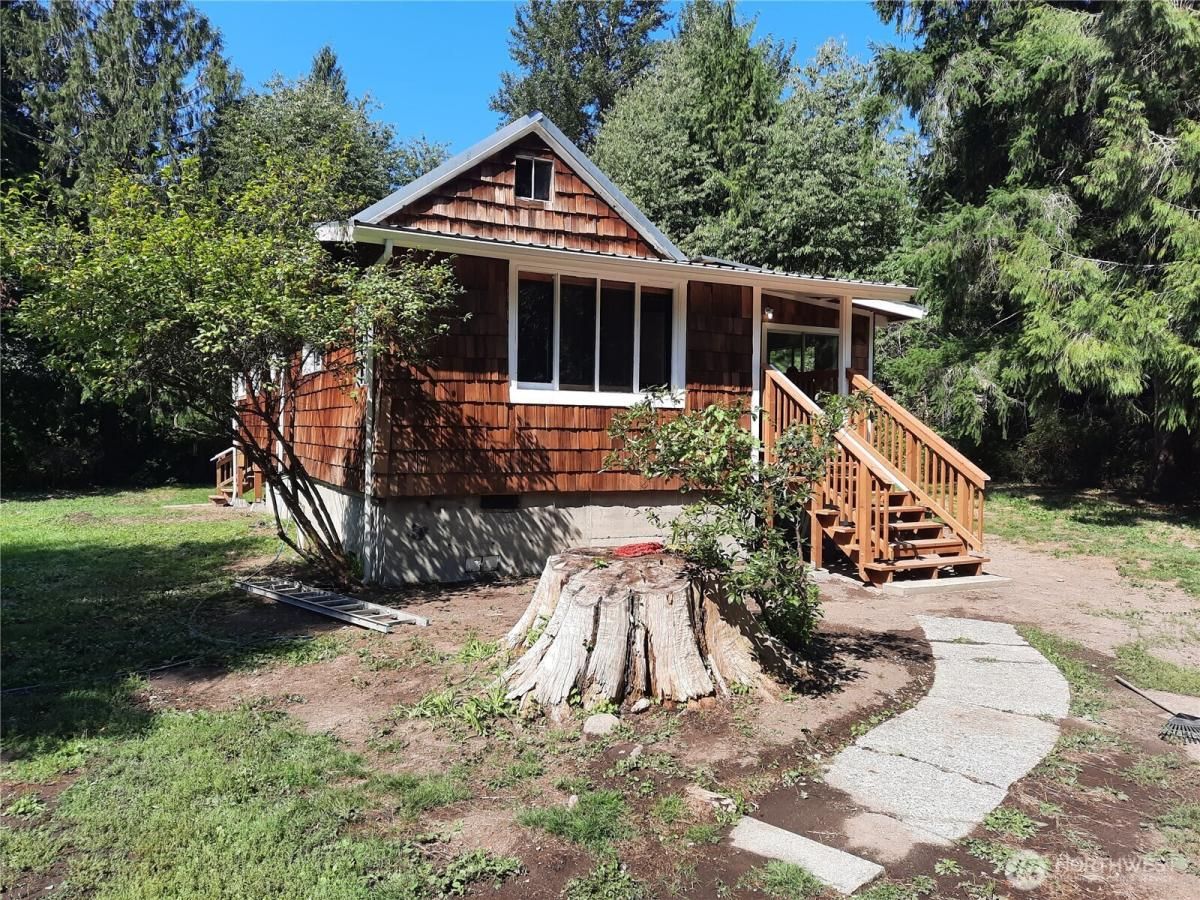 MLS #NWM2427750 image #0