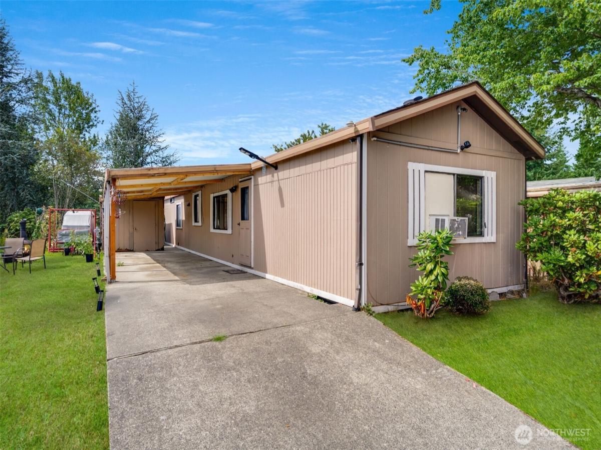 MLS #NWM2427902 image #0