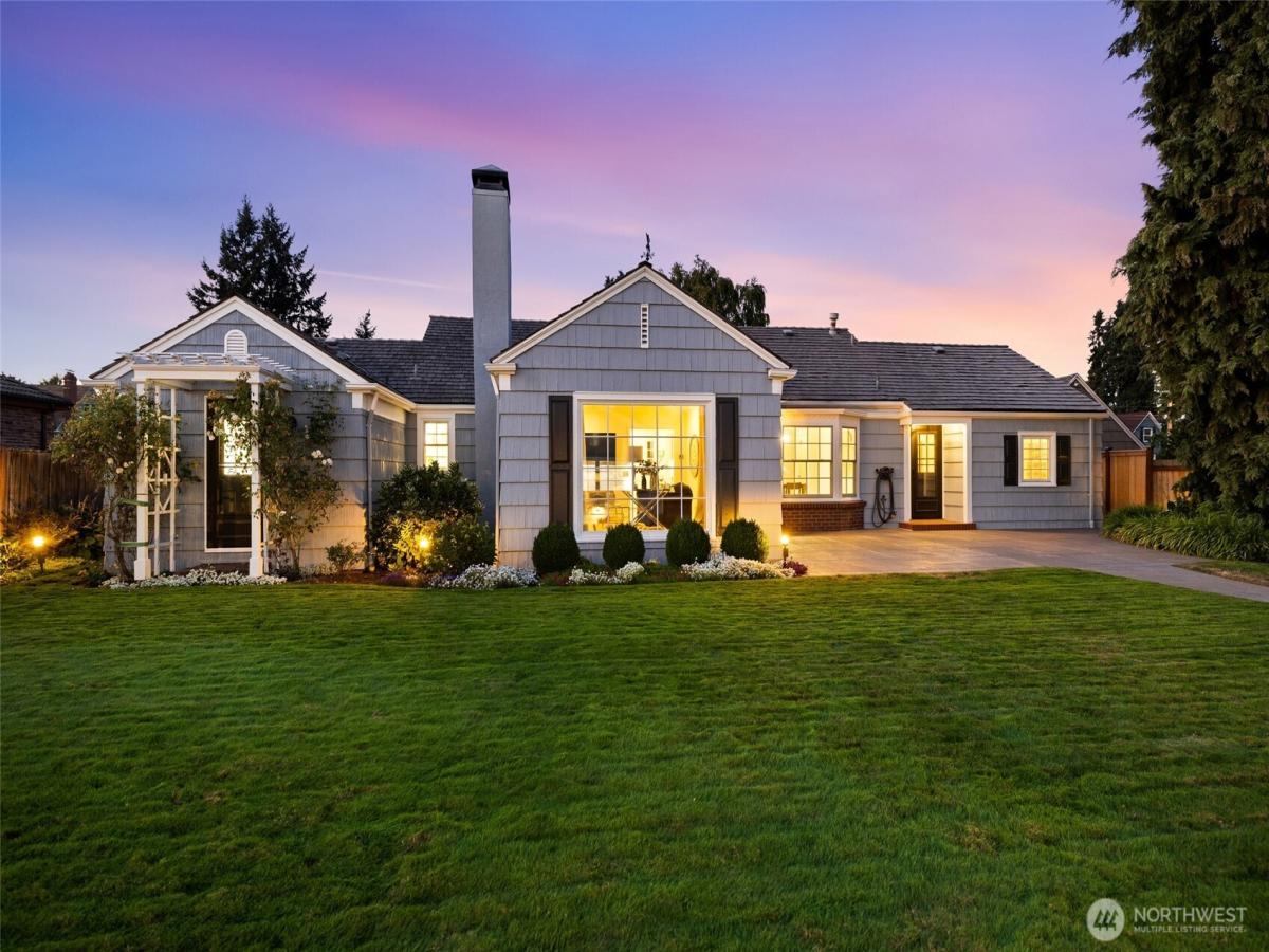 MLS #NWM2428083 image #0