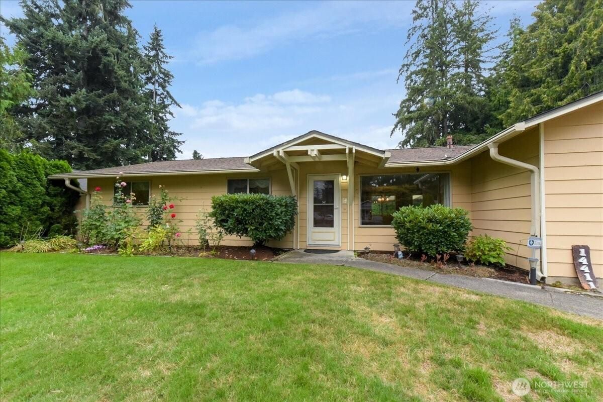 MLS #NWM2428182 image #0