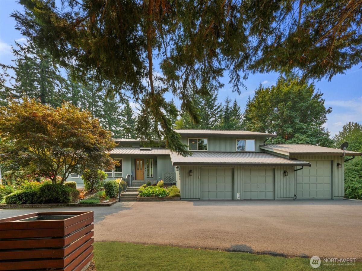 MLS #NWM2428187 image #0