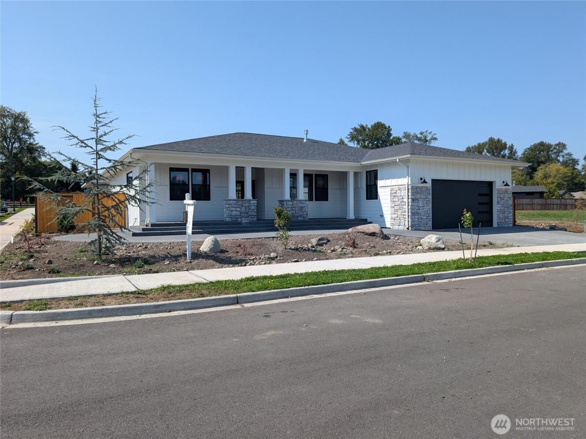 MLS #NWM2428322 image #0