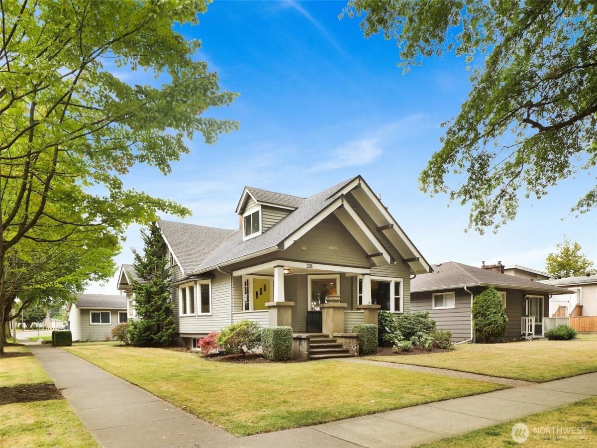 MLS #NWM2428333 image #0