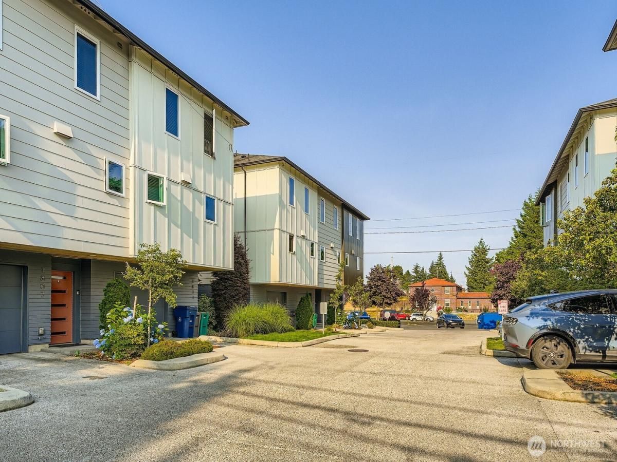 MLS #NWM2428384 image #0