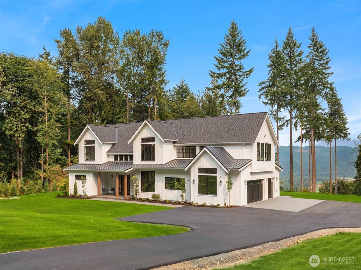 MLS #NWM2428390 image #0