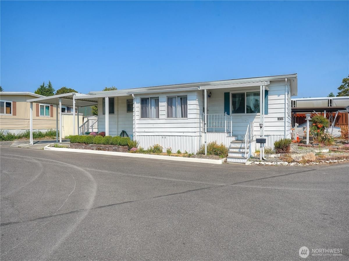 MLS #NWM2428426 image #0