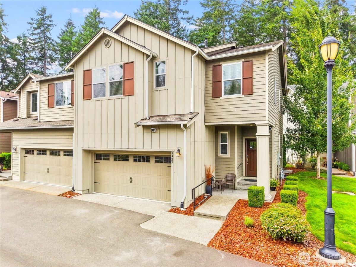 MLS #NWM2428626 image #0