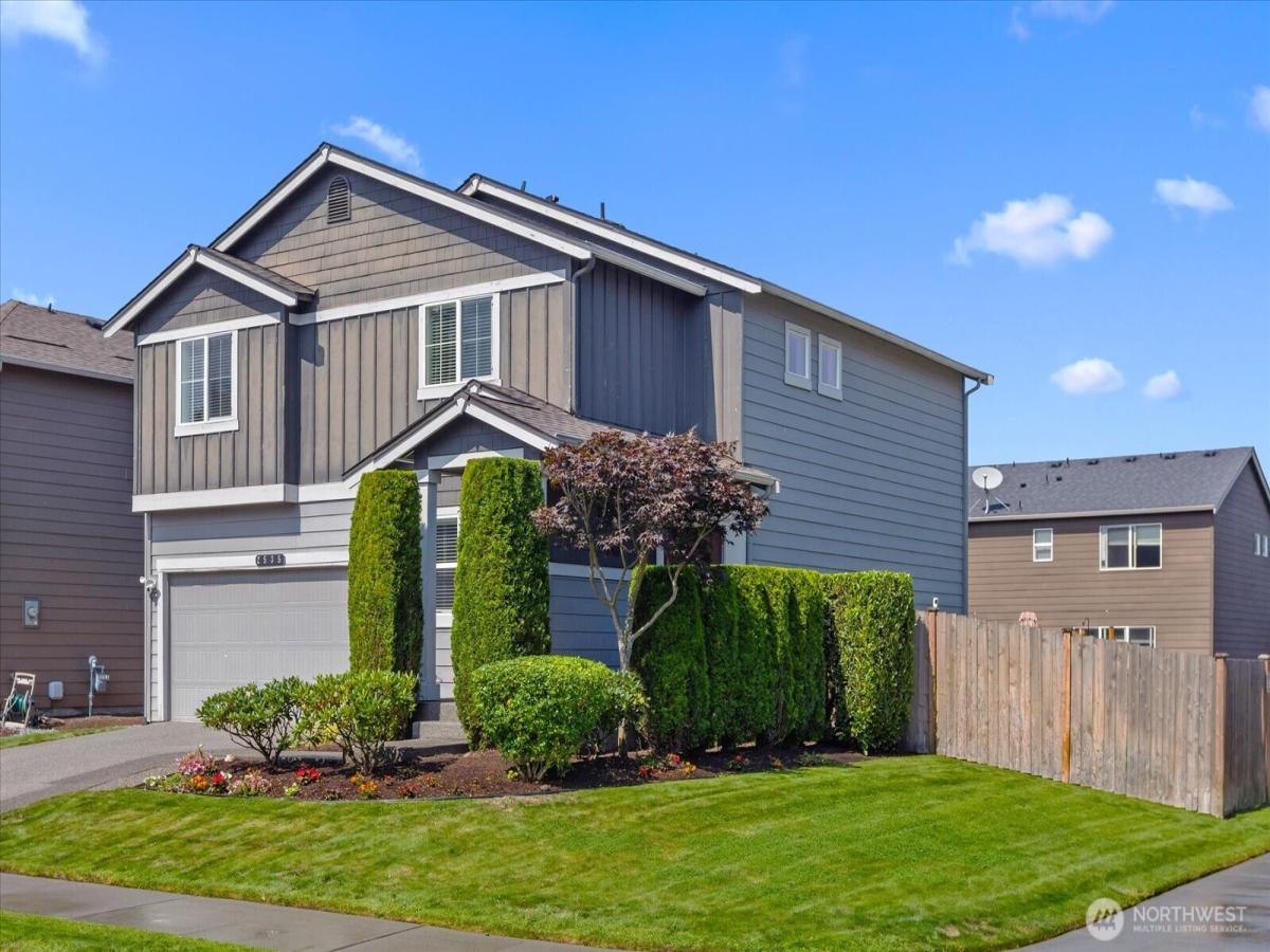 MLS #NWM2428637 image #0