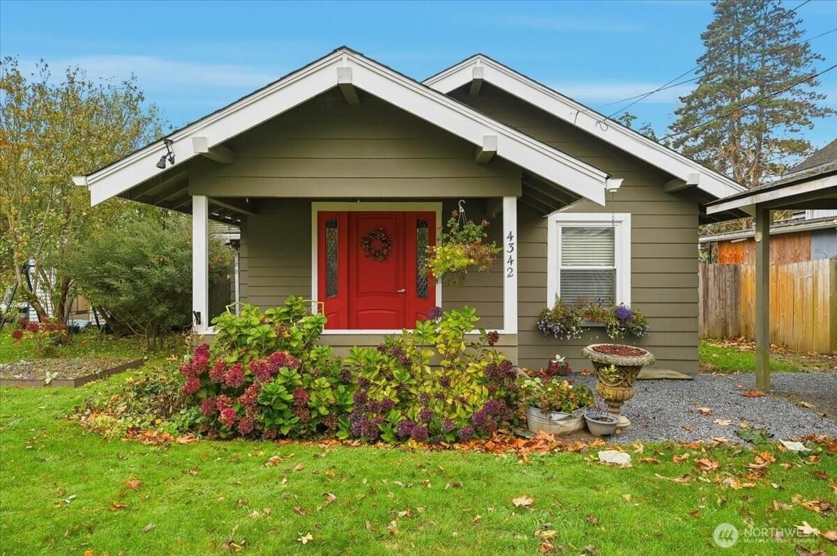 MLS #NWM2428834 image #0