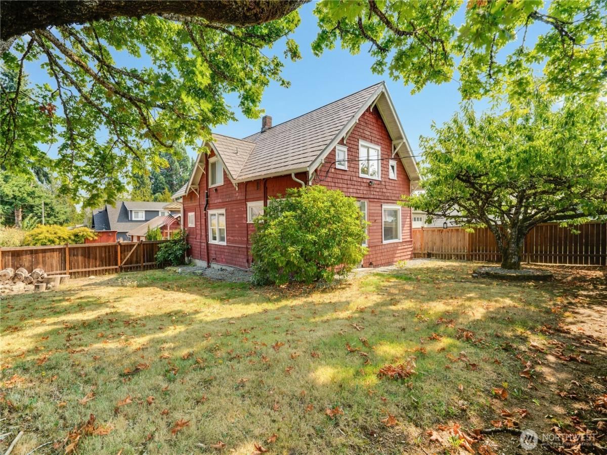 MLS #NWM2428874 image #0