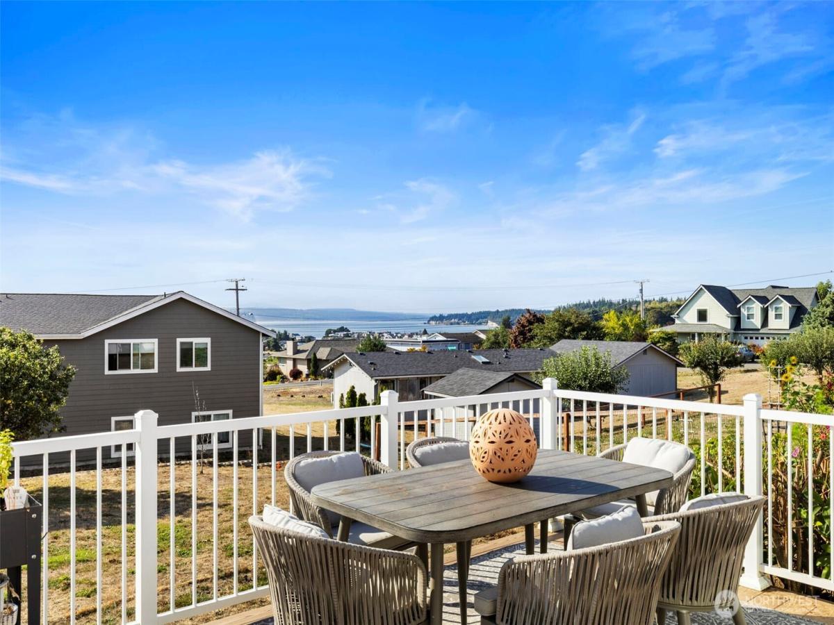 MLS #NWM2428909 image #0