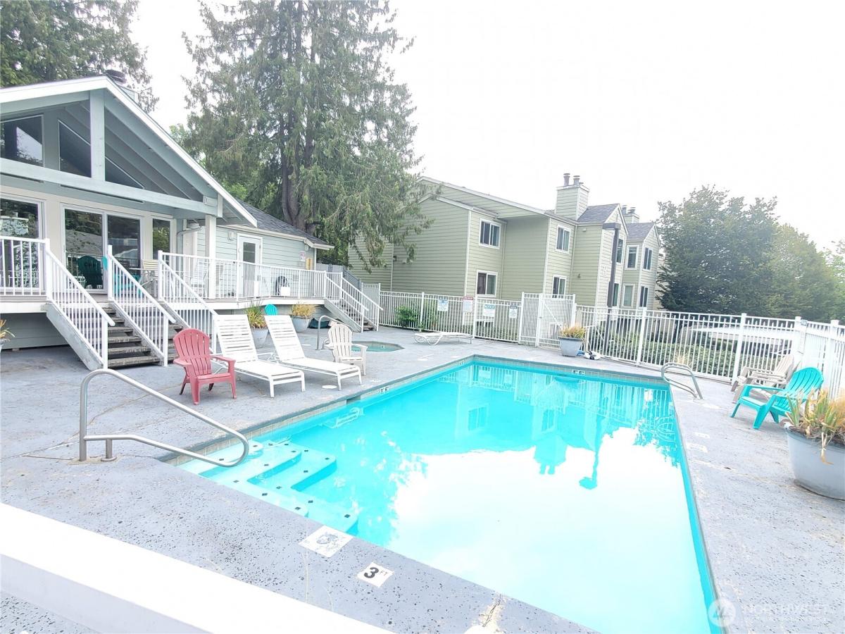 MLS #NWM2428933 image #0