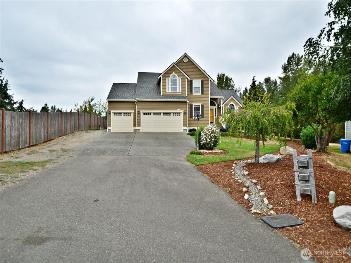 MLS #NWM2428944 image #0