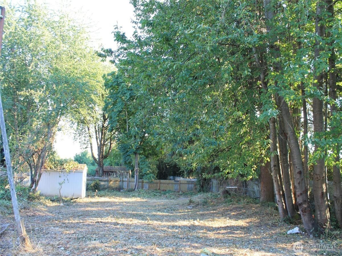 MLS #NWM2429053 image #0