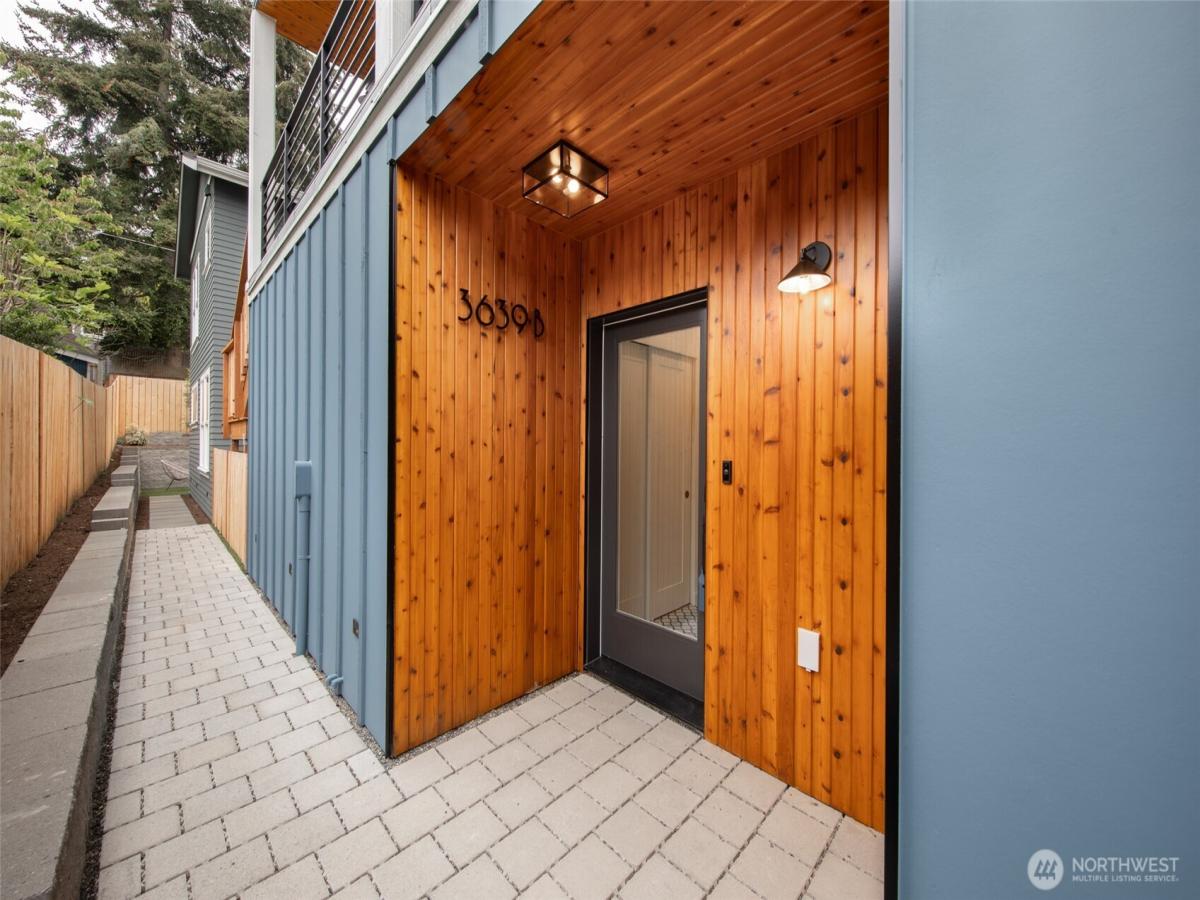 MLS #NWM2429377 image #0