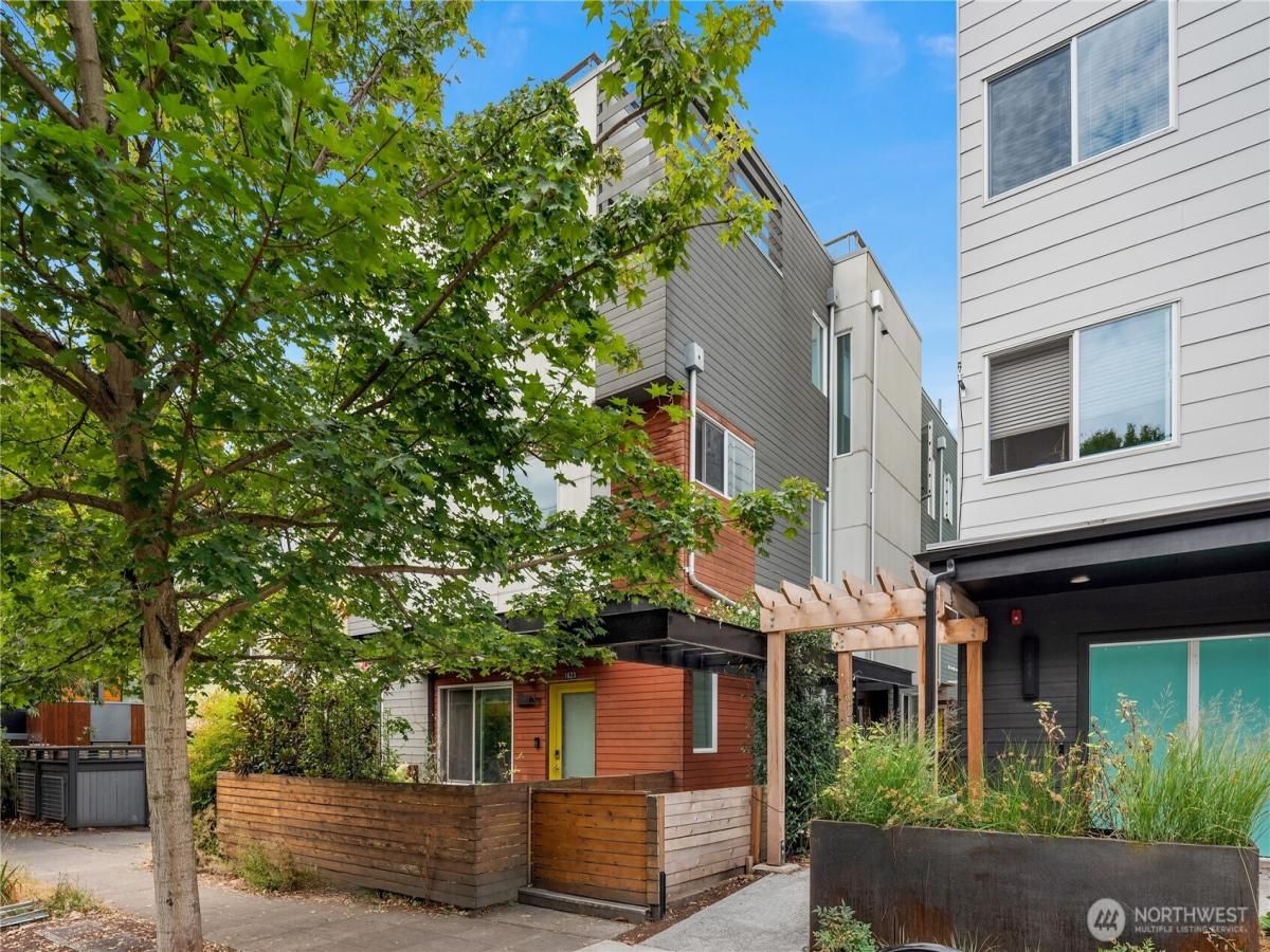 MLS #NWM2429400 image #0