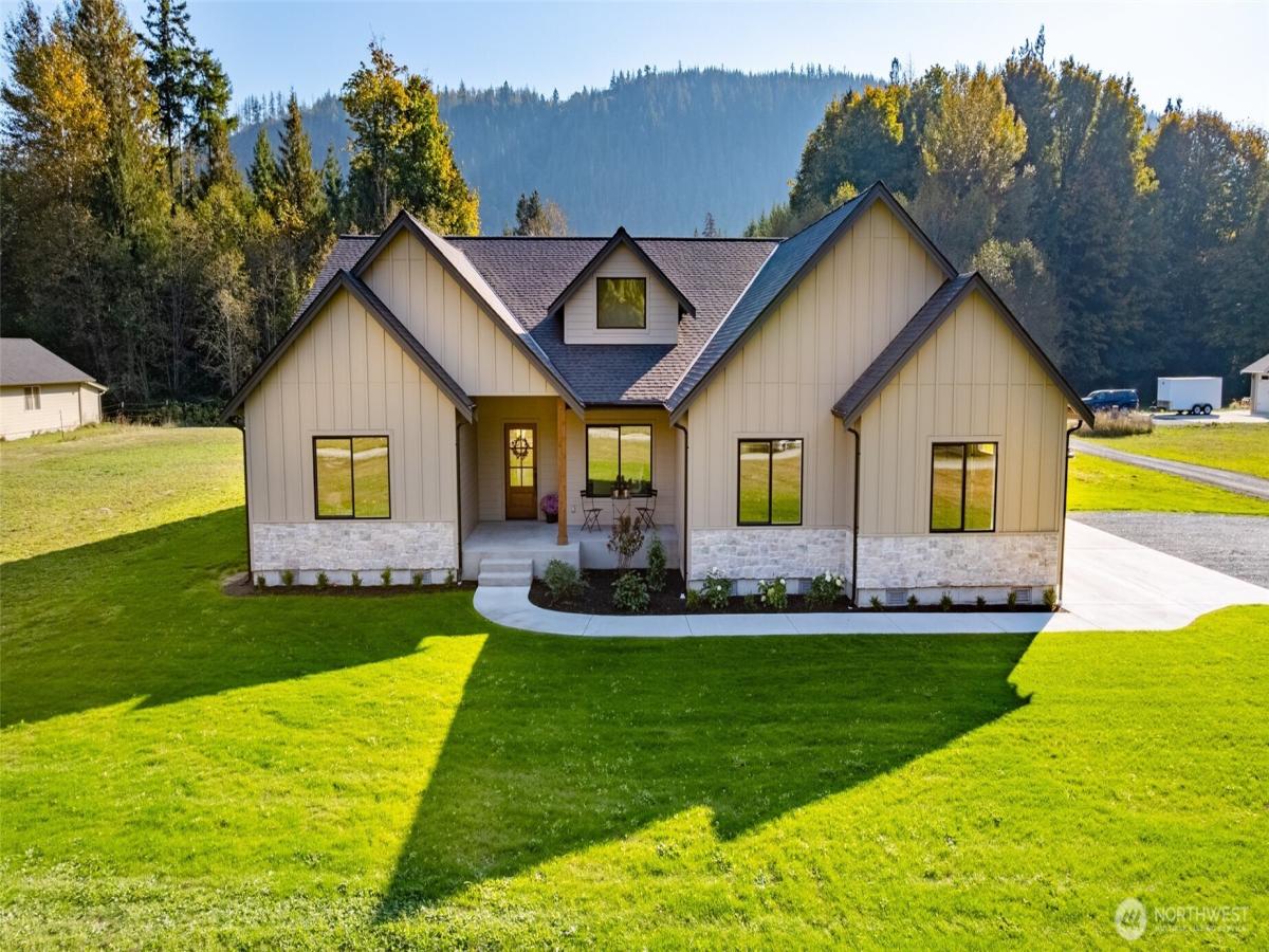 MLS #NWM2429418 image #0