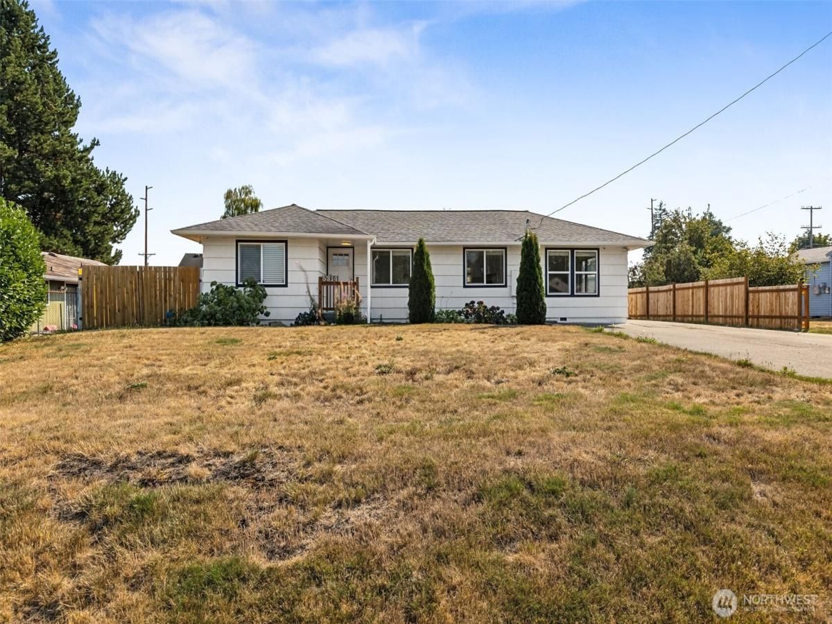 MLS #NWM2429486 image #0