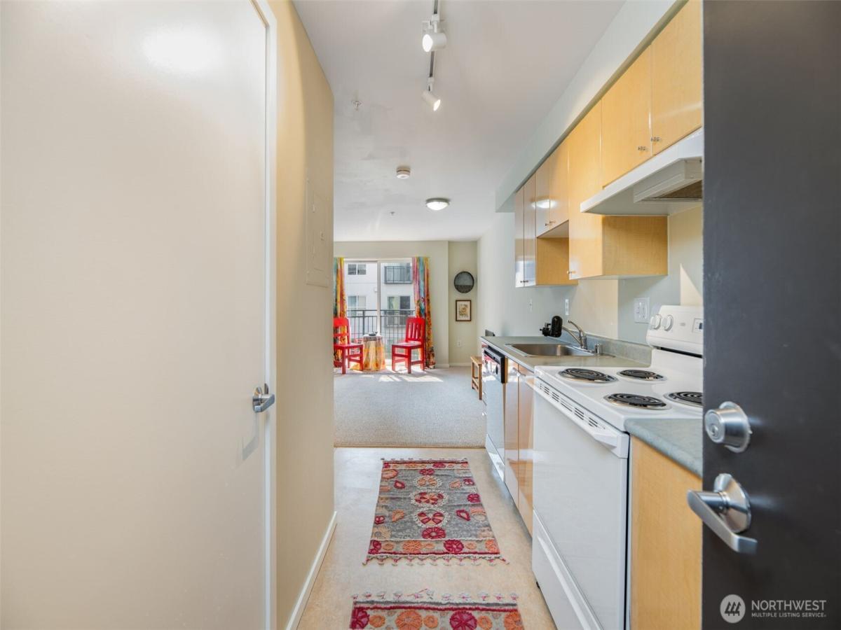 MLS #NWM2429568 image #0