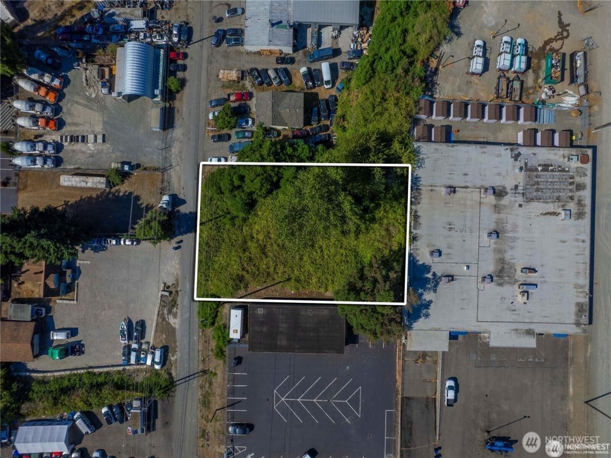 MLS #NWM2429689 image #0