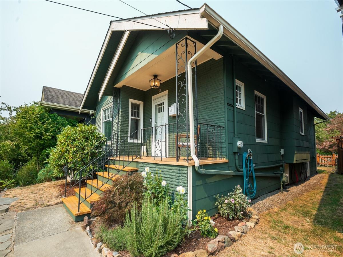 MLS #NWM2429696 image #0