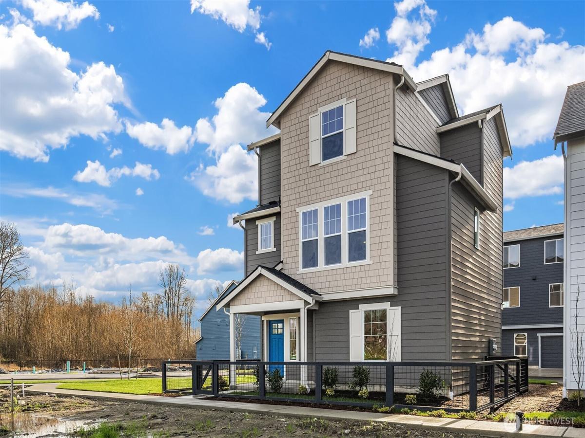 MLS #NWM2429727 image #0