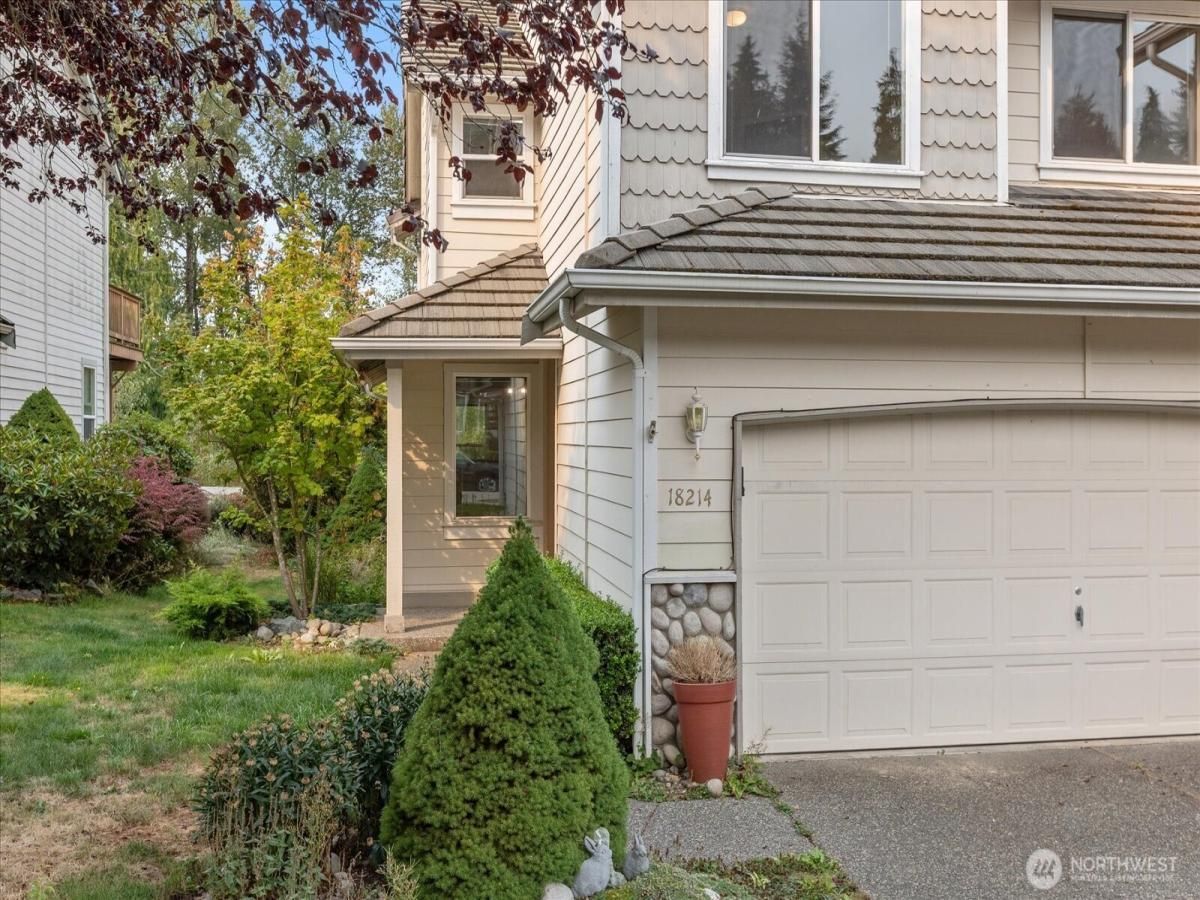 MLS #NWM2429733 image #0