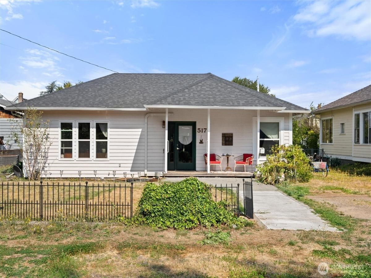 MLS #NWM2429744 image #0
