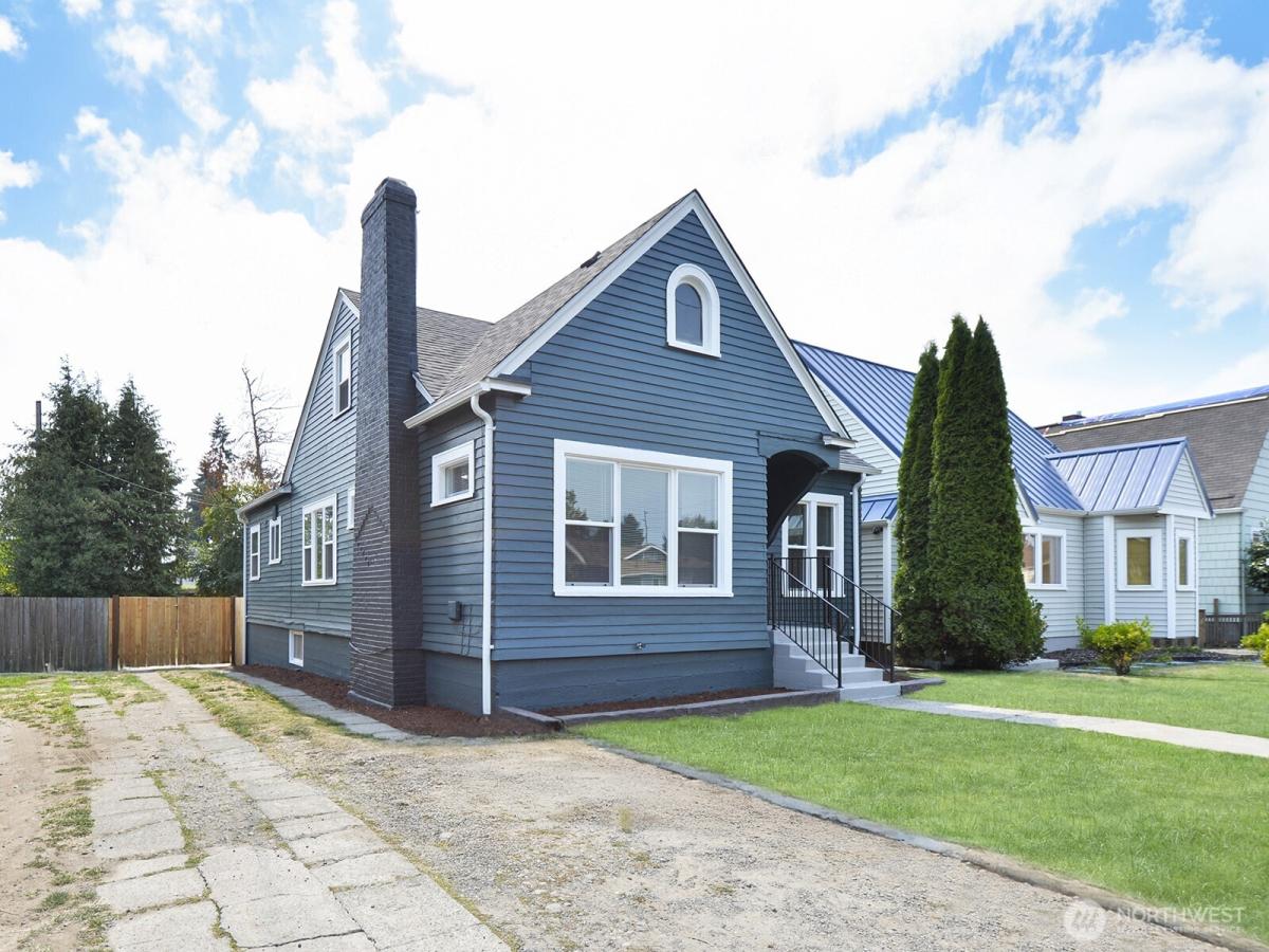 MLS #NWM2430212 image #0