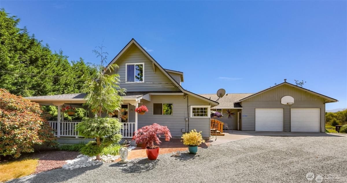 MLS #NWM2430925 image #0