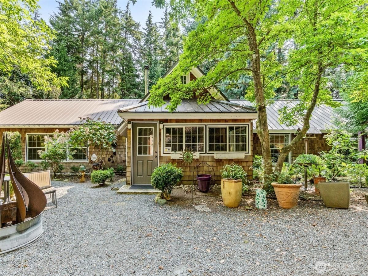 MLS #NWM2431560 image #0