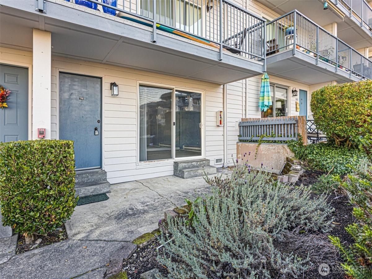 MLS #NWM2432296 image #0