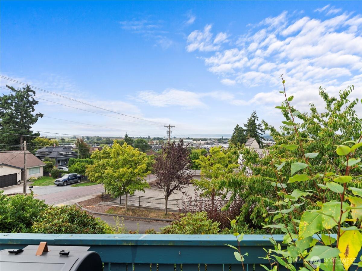 MLS #NWM2432328 image #0