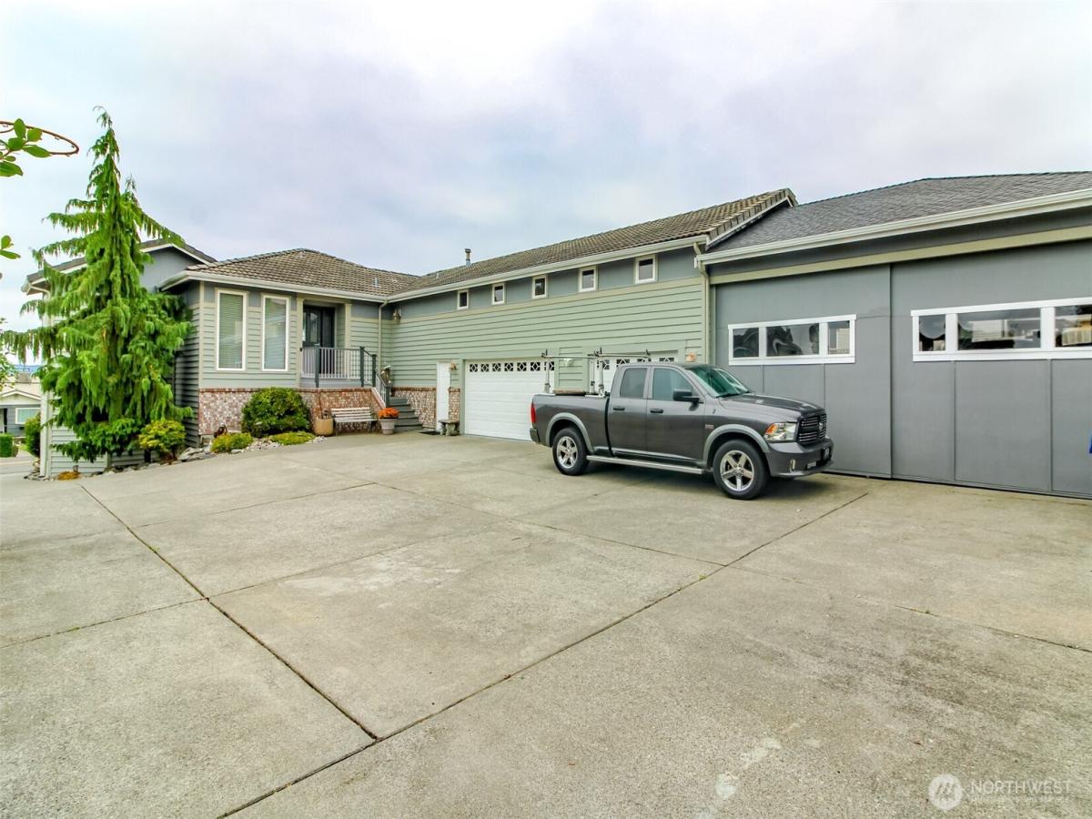 MLS #NWM2432385 image #0