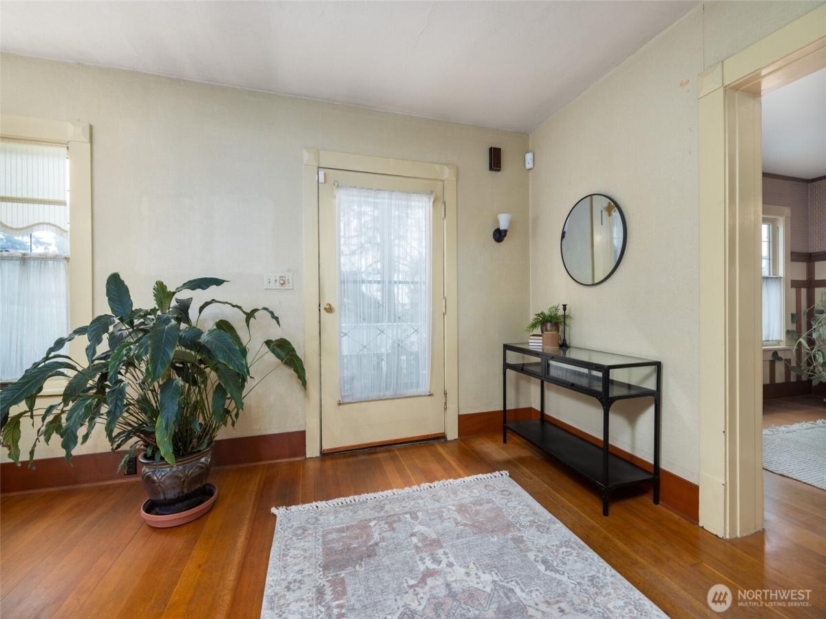 MLS #NWM2432399 image #0