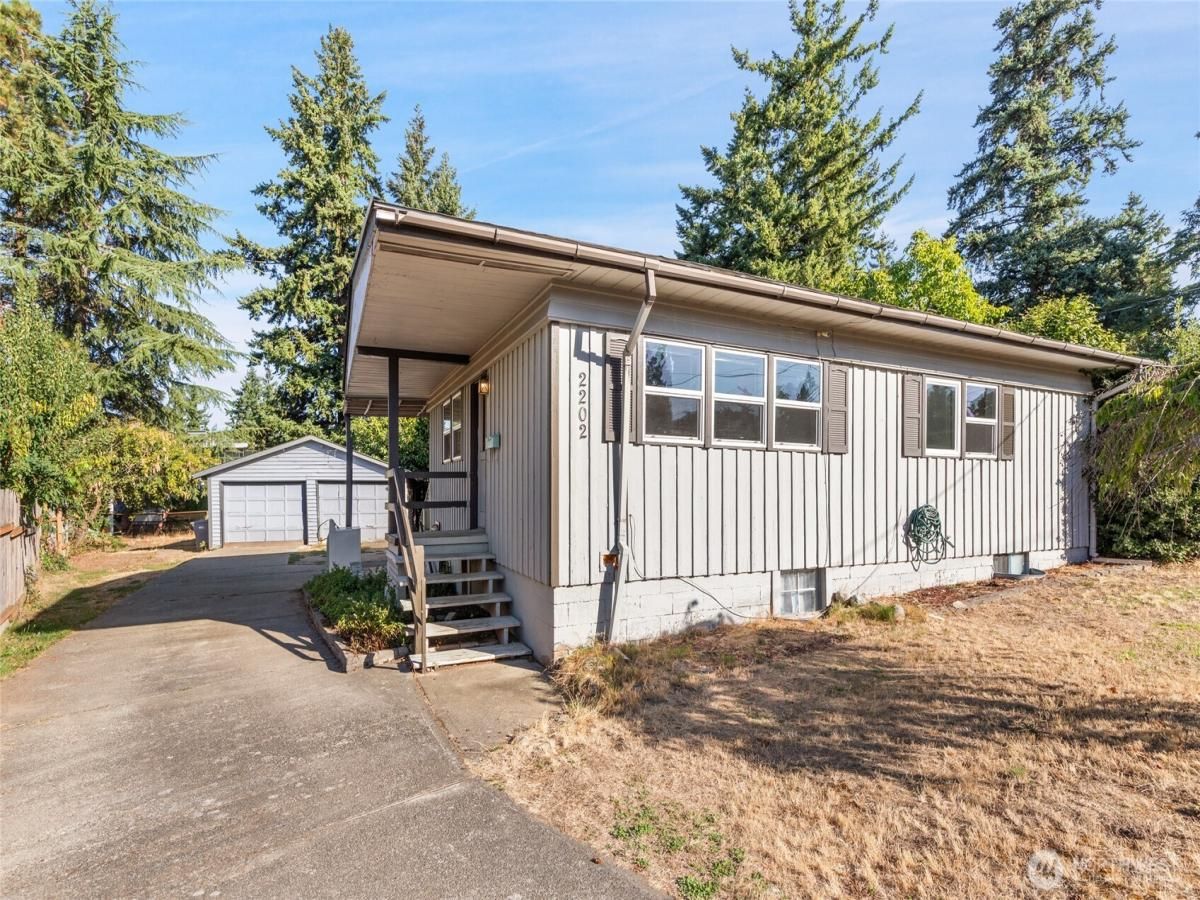 MLS #NWM2432545 image #0