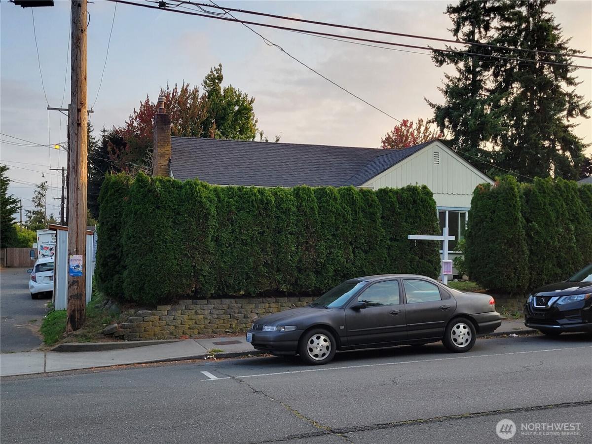 MLS #NWM2432844 image #0