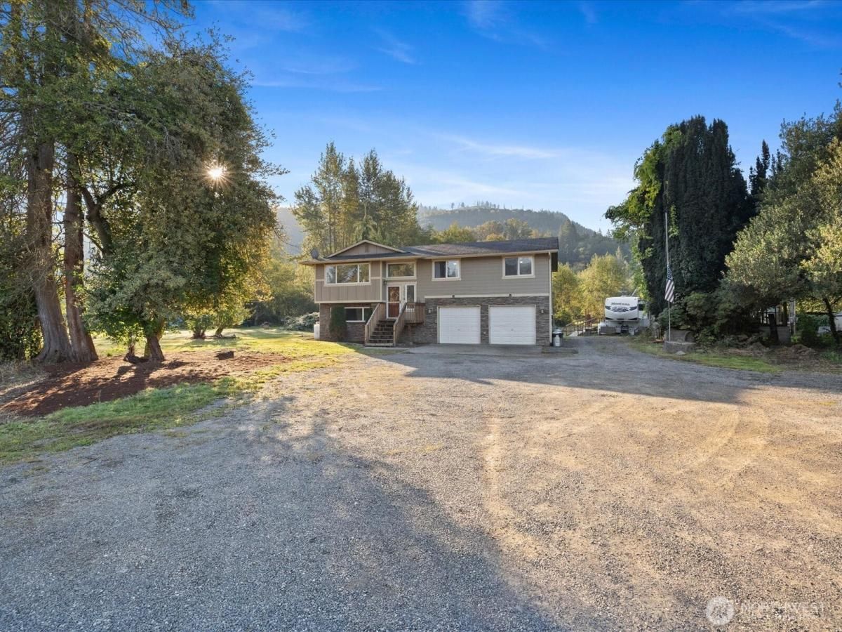 MLS #NWM2433084 image #0