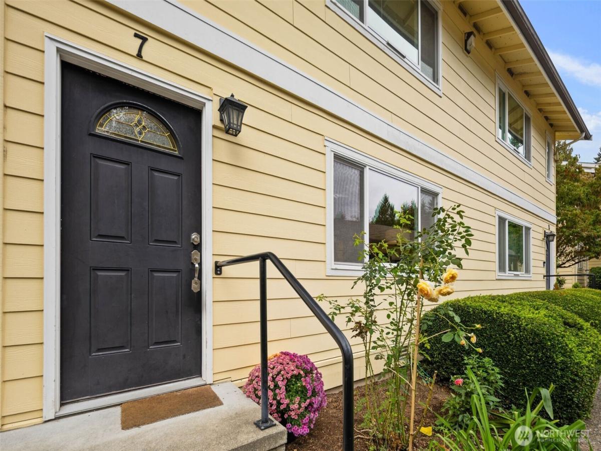 MLS #NWM2433174 image #0