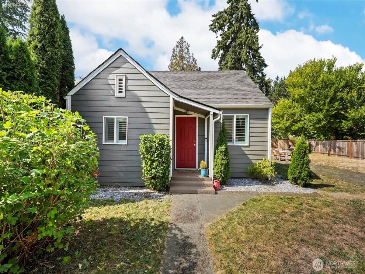 MLS #NWM2433303 image #0