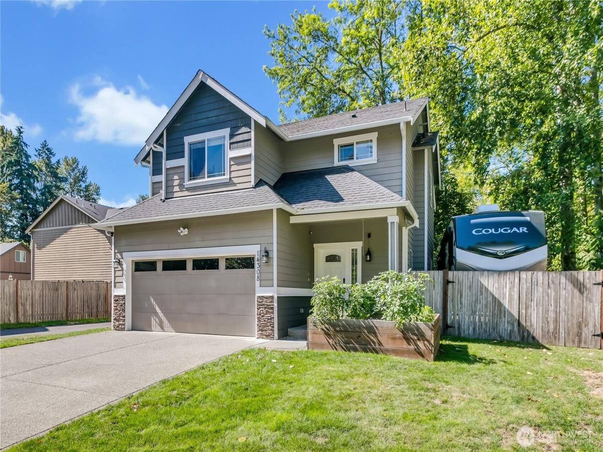 MLS #NWM2433335 image #0