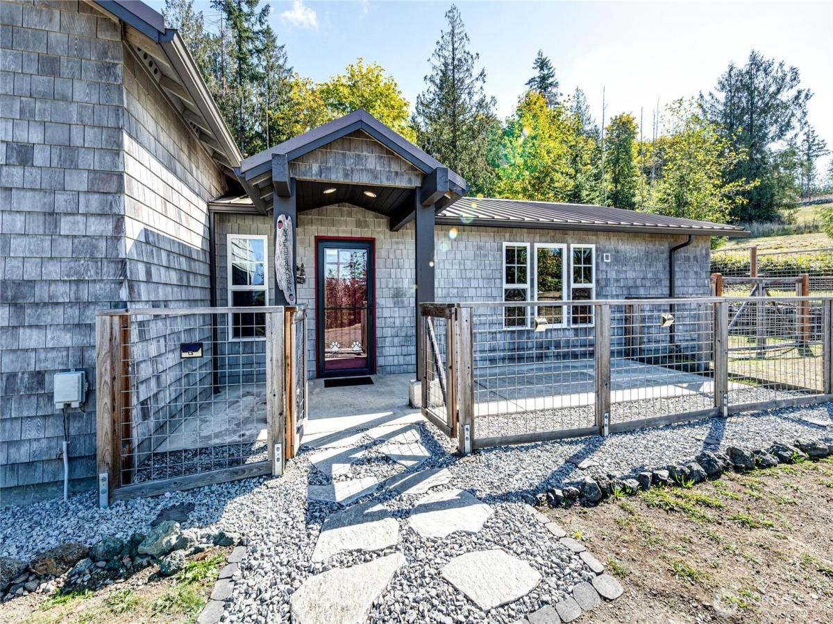 MLS #NWM2433929 image #0